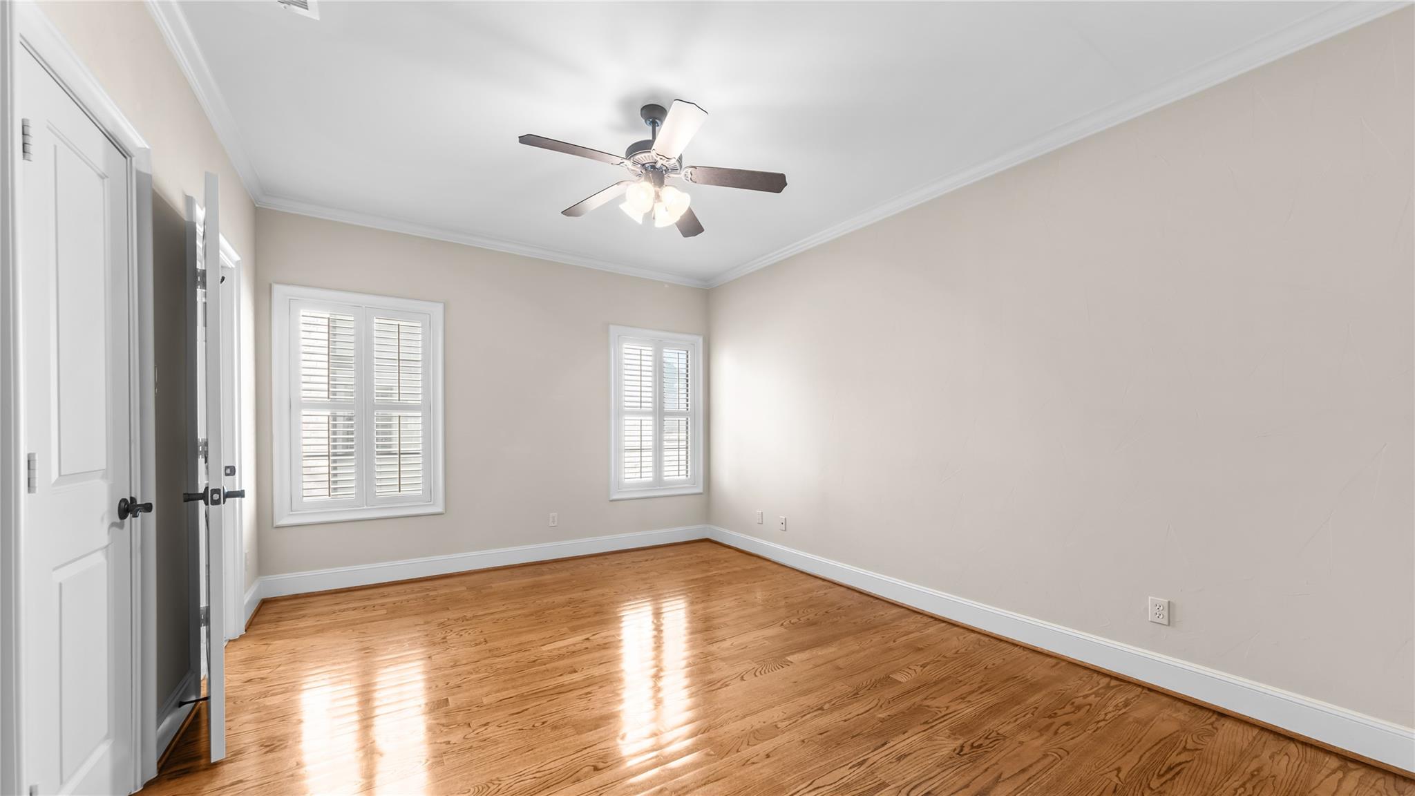 2632 Robinhood Street