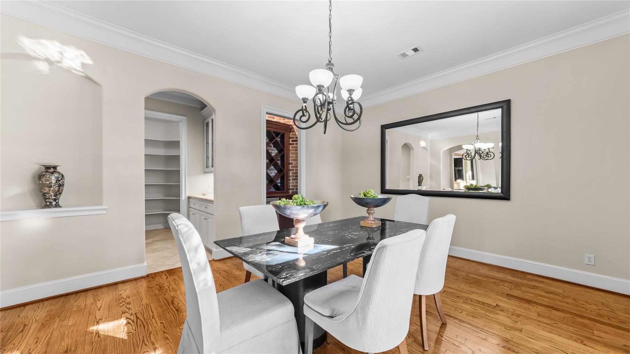 2632 Robinhood Street