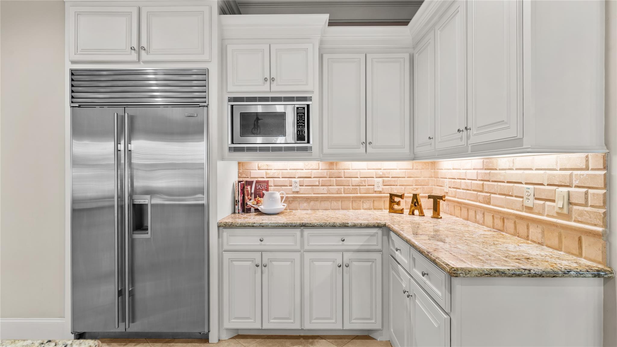 2632 Robinhood Street