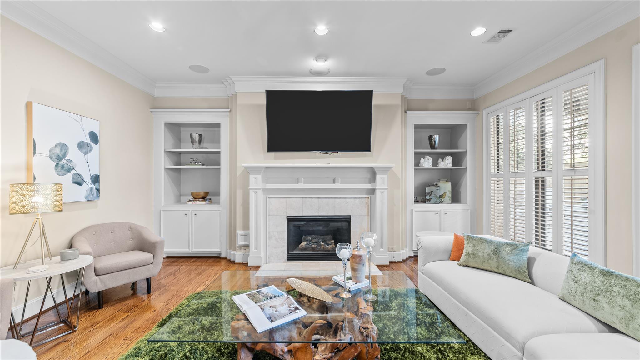 2632 Robinhood Street