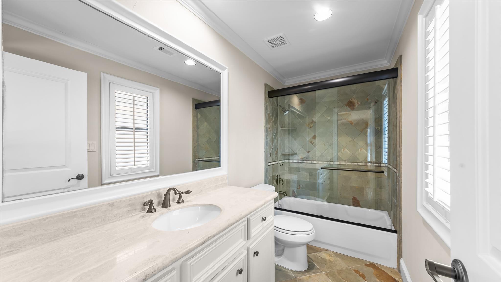 2632 Robinhood Street