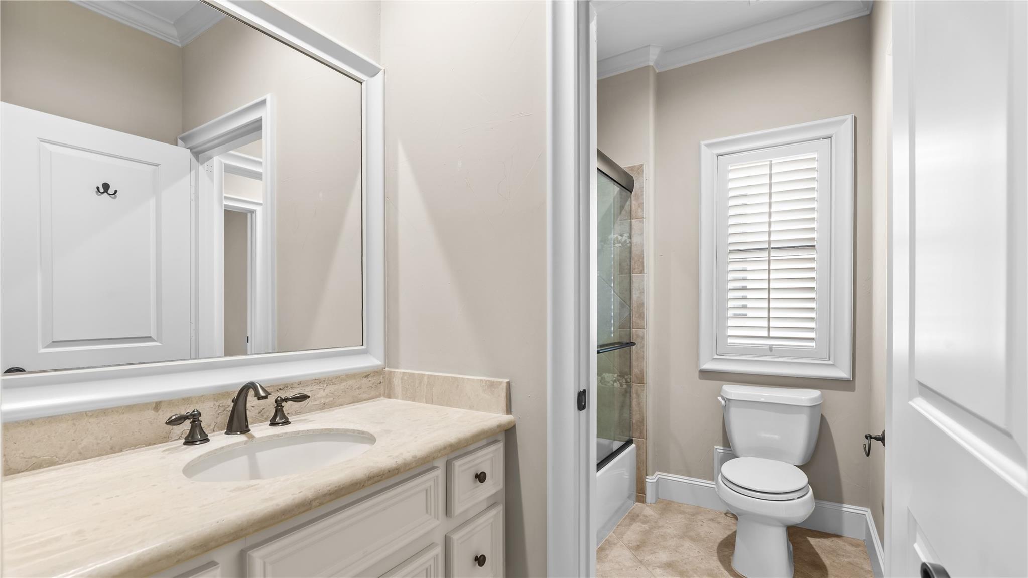 2632 Robinhood Street