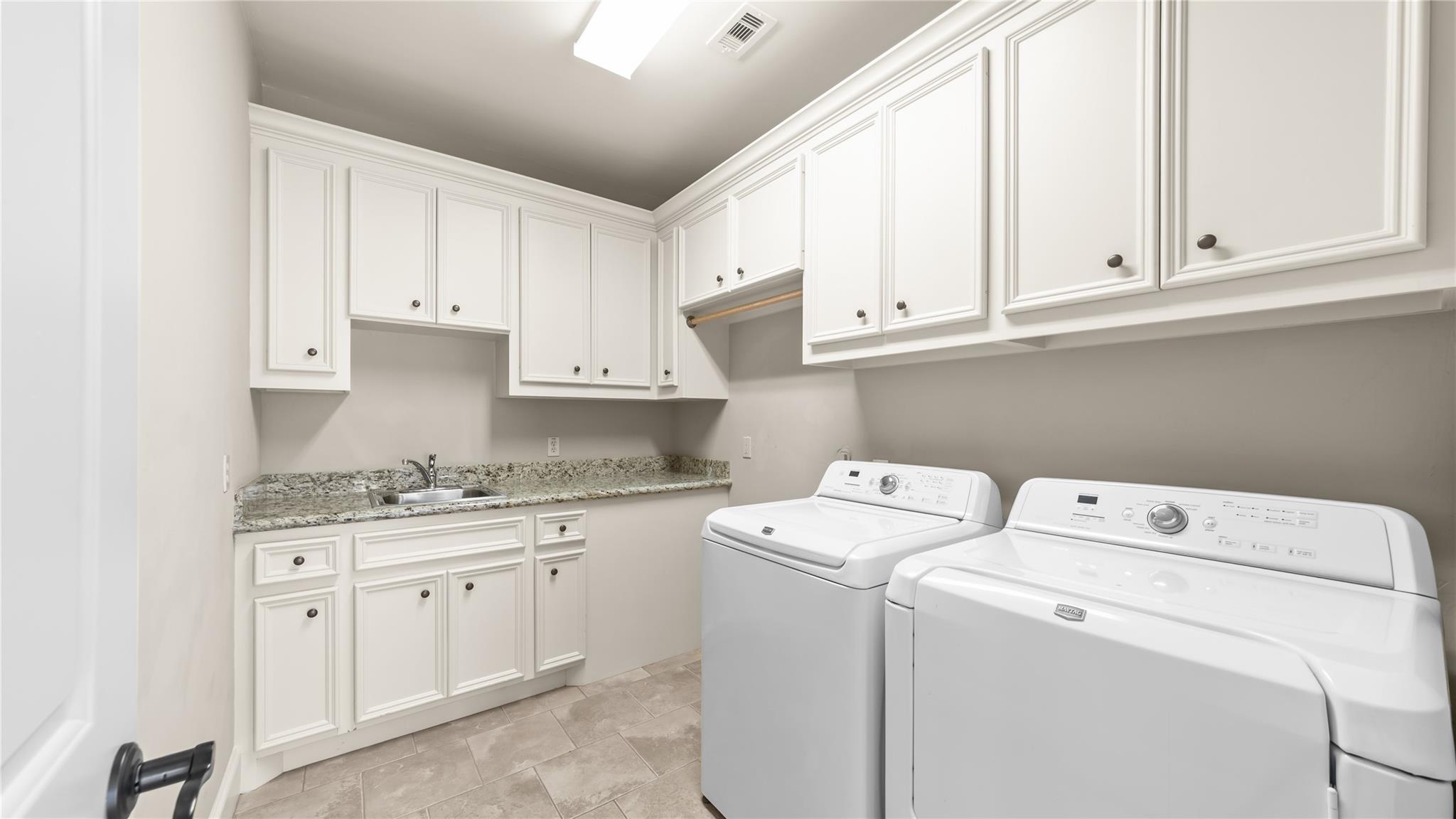 2632 Robinhood Street