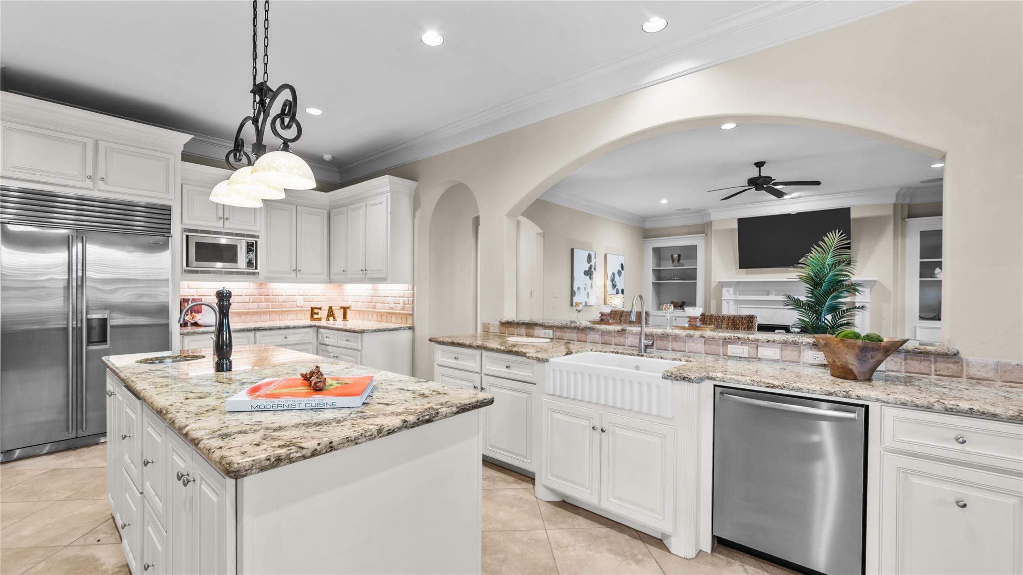 2632 Robinhood Street