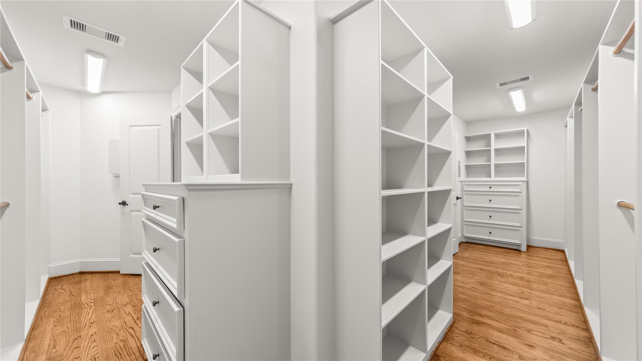 2632 Robinhood Street