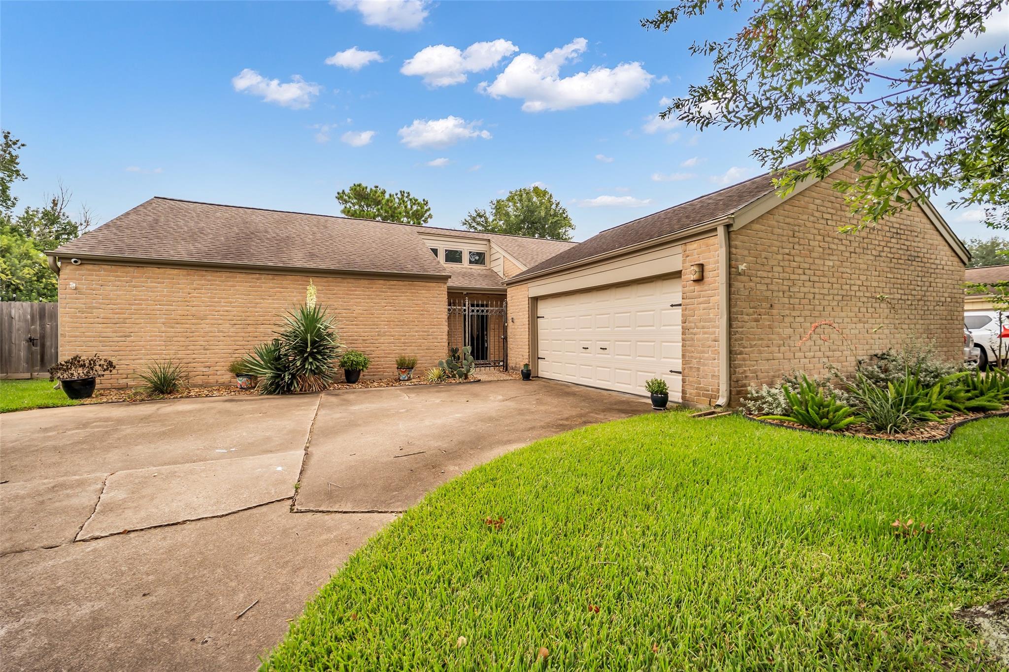 1018 Apache Falls Drive