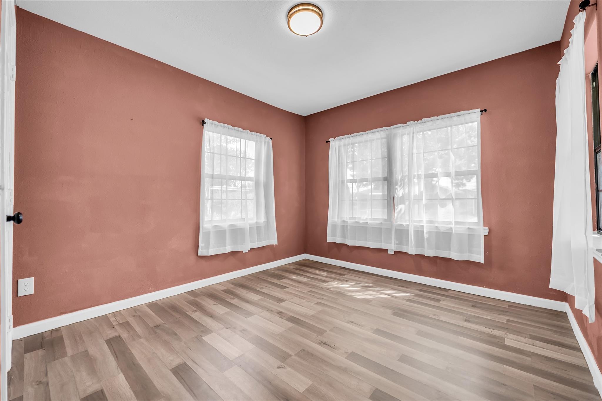 2915 Robertson Street