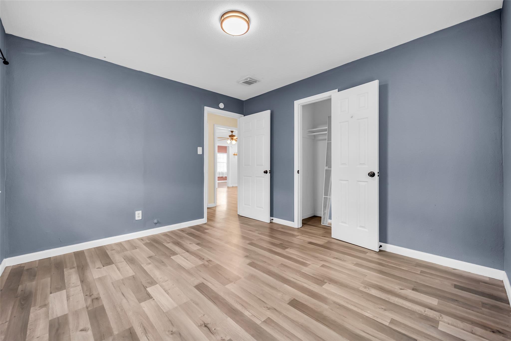 2915 Robertson Street