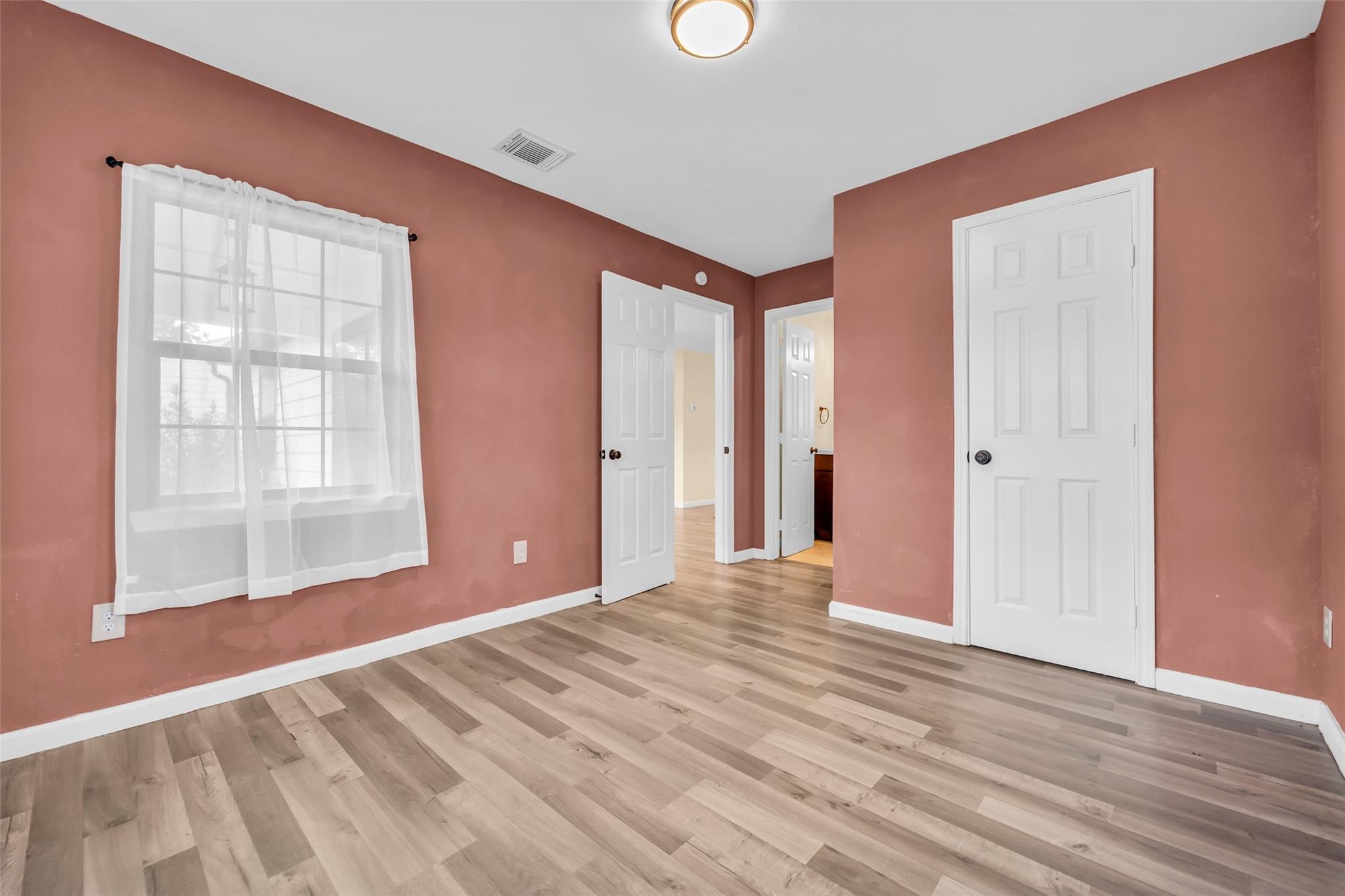 2915 Robertson Street