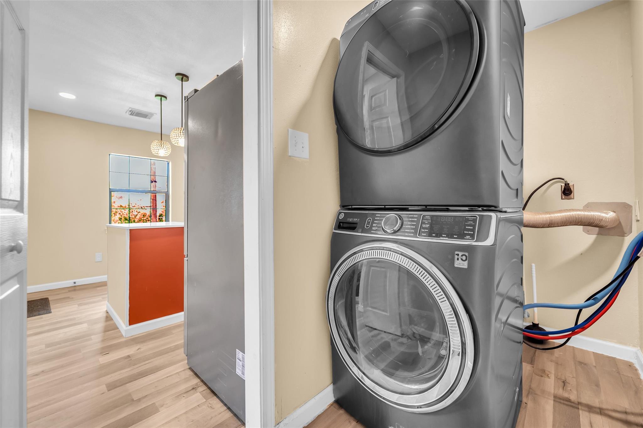 2915 Robertson Street