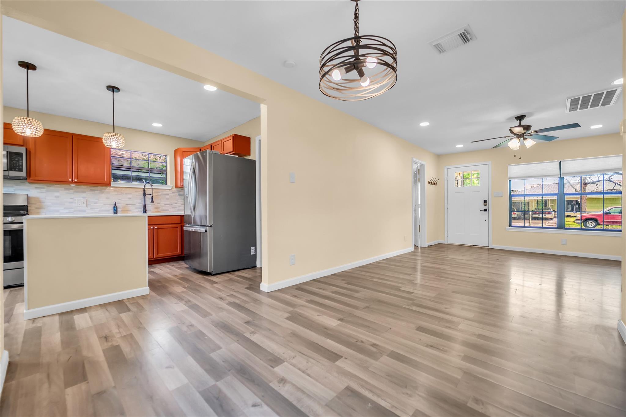 2915 Robertson Street