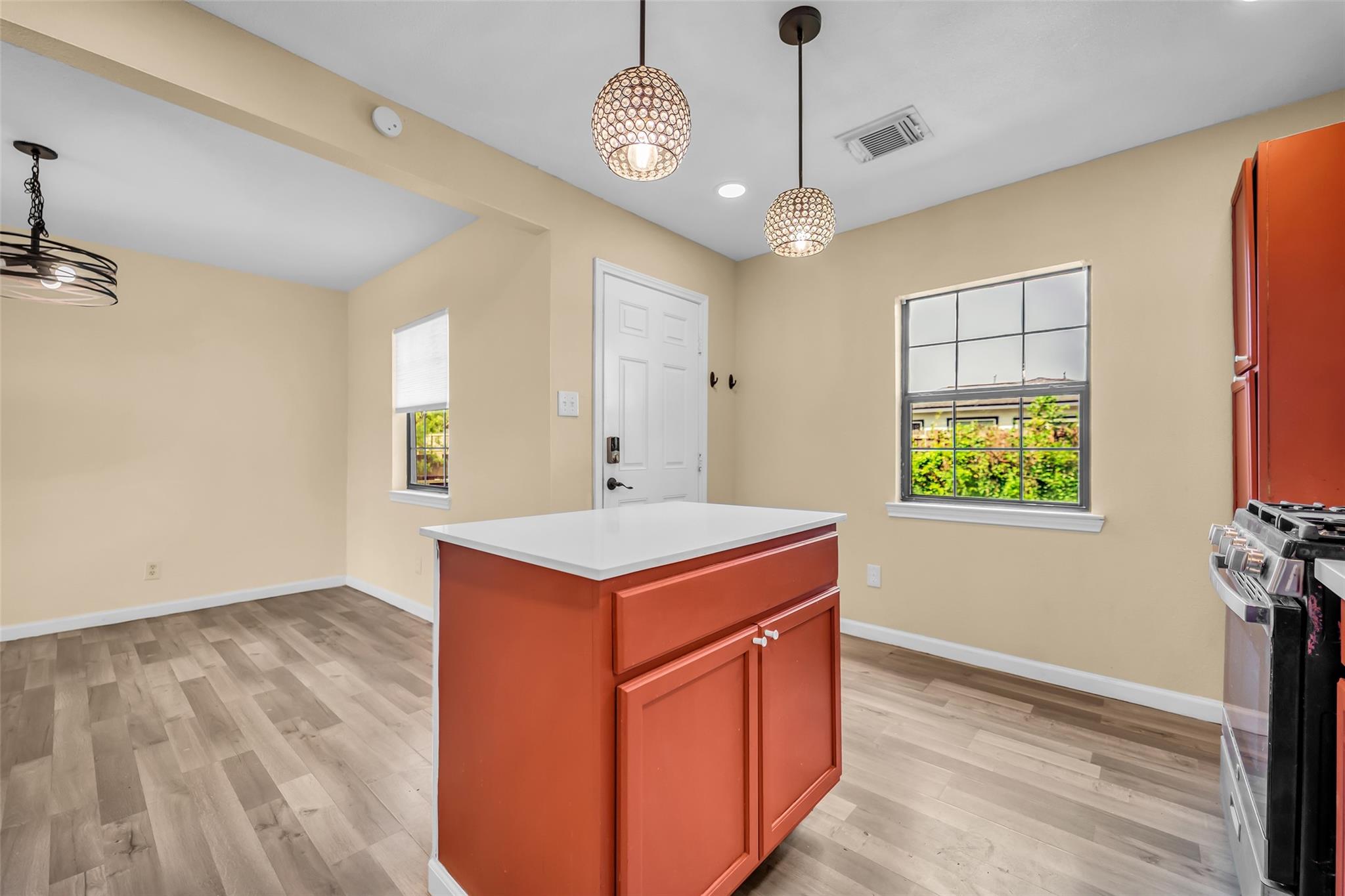 2915 Robertson Street