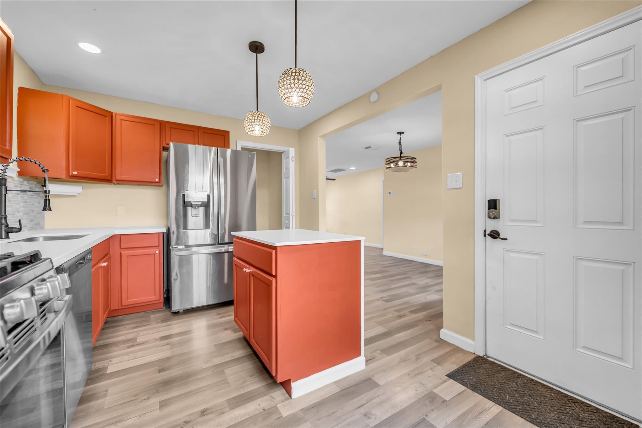 2915 Robertson Street