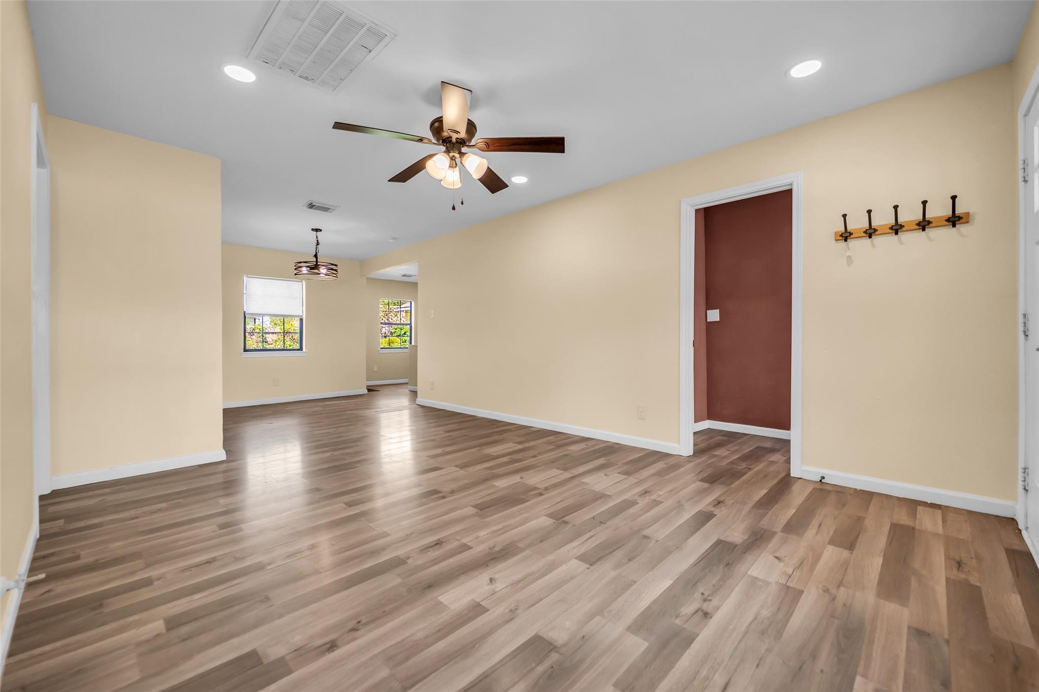 2915 Robertson Street