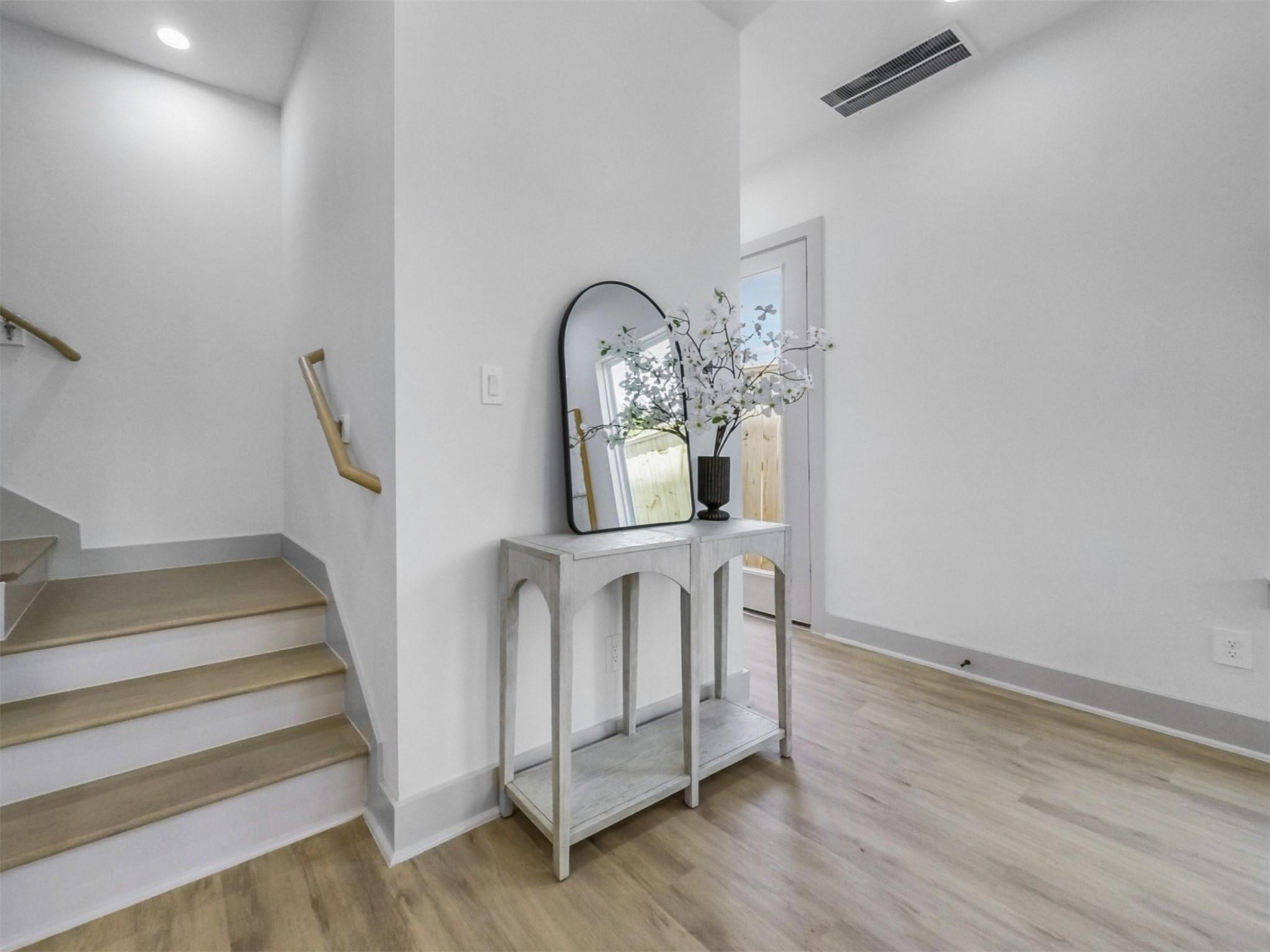 2410 Vaughn Street Unit: E