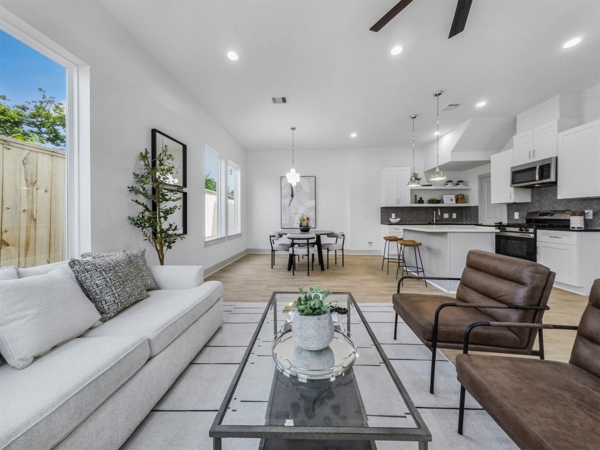 2410 Vaughn Street Unit: E