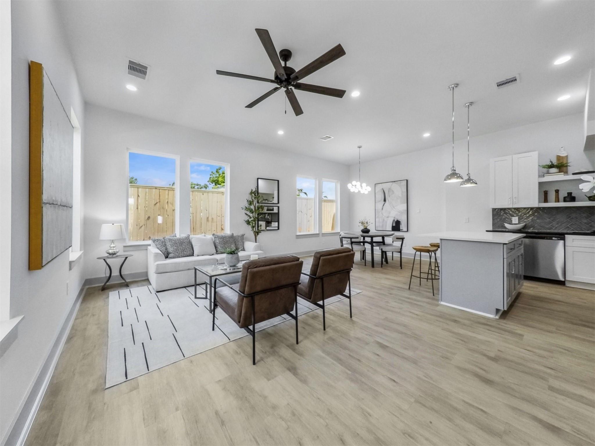 2410 Vaughn Street Unit: E