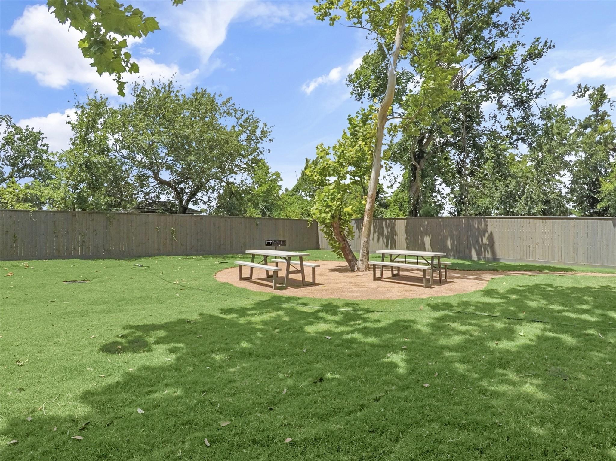 2410 Vaughn Street Unit: E