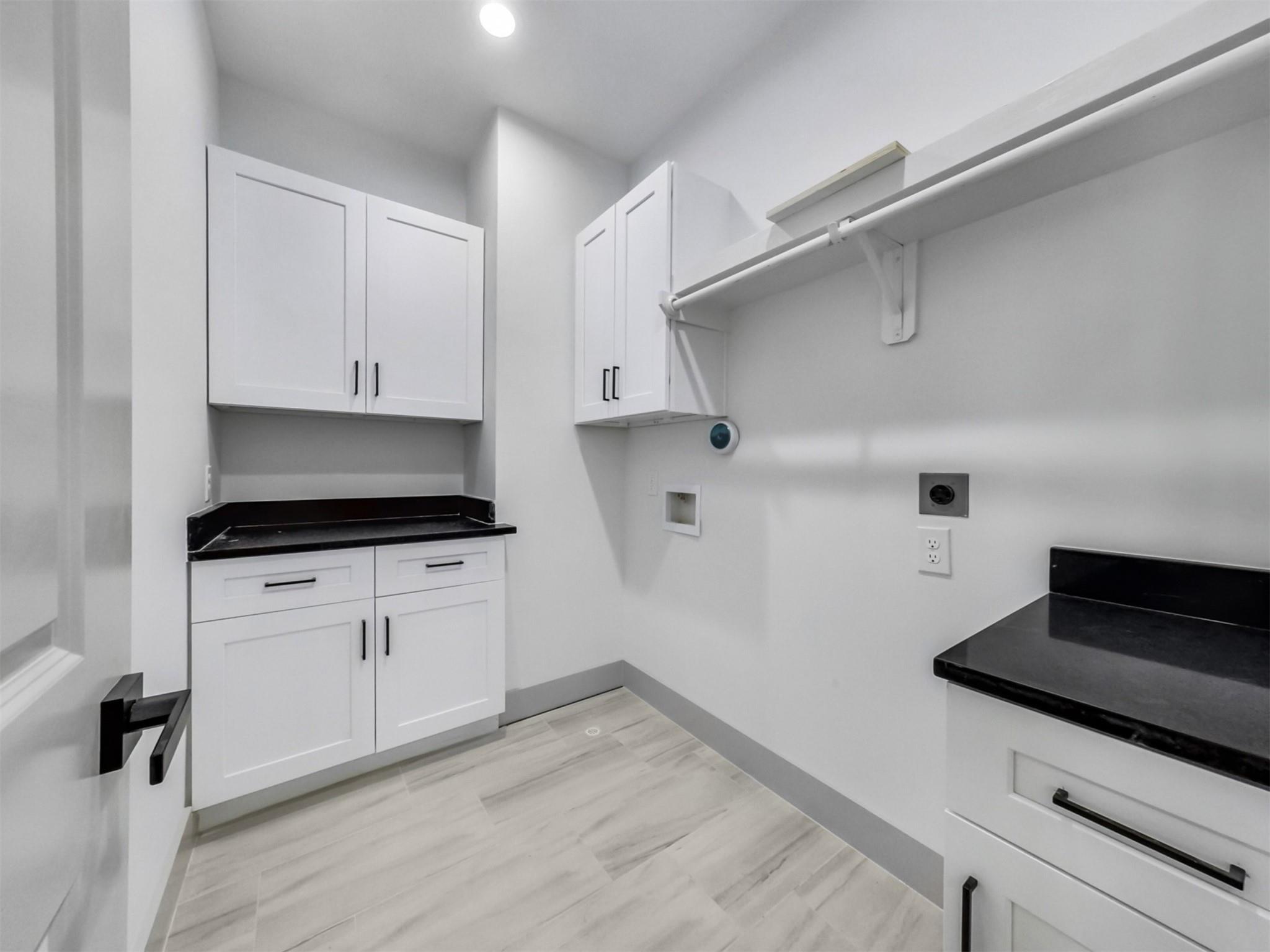2410 Vaughn Street Unit: E