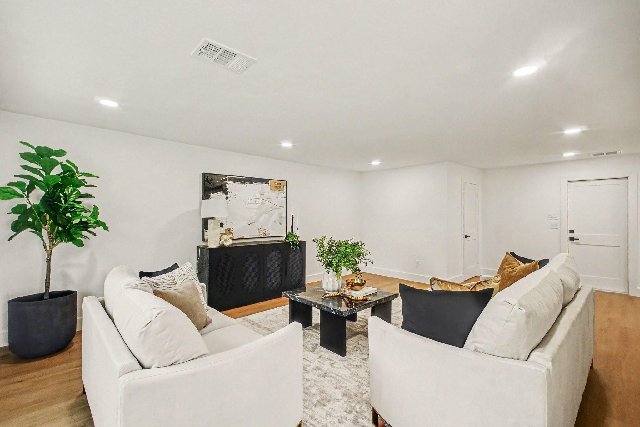 5443 Redstart Street