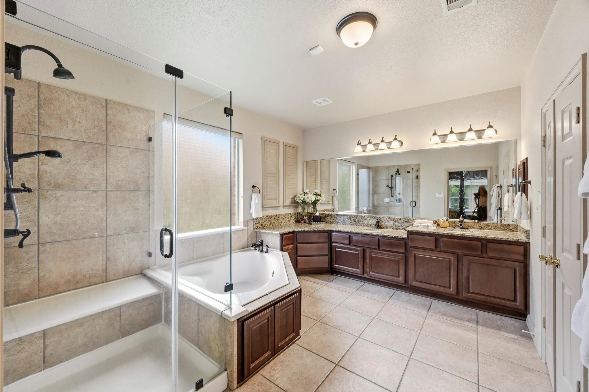 11 Golden Floral Court