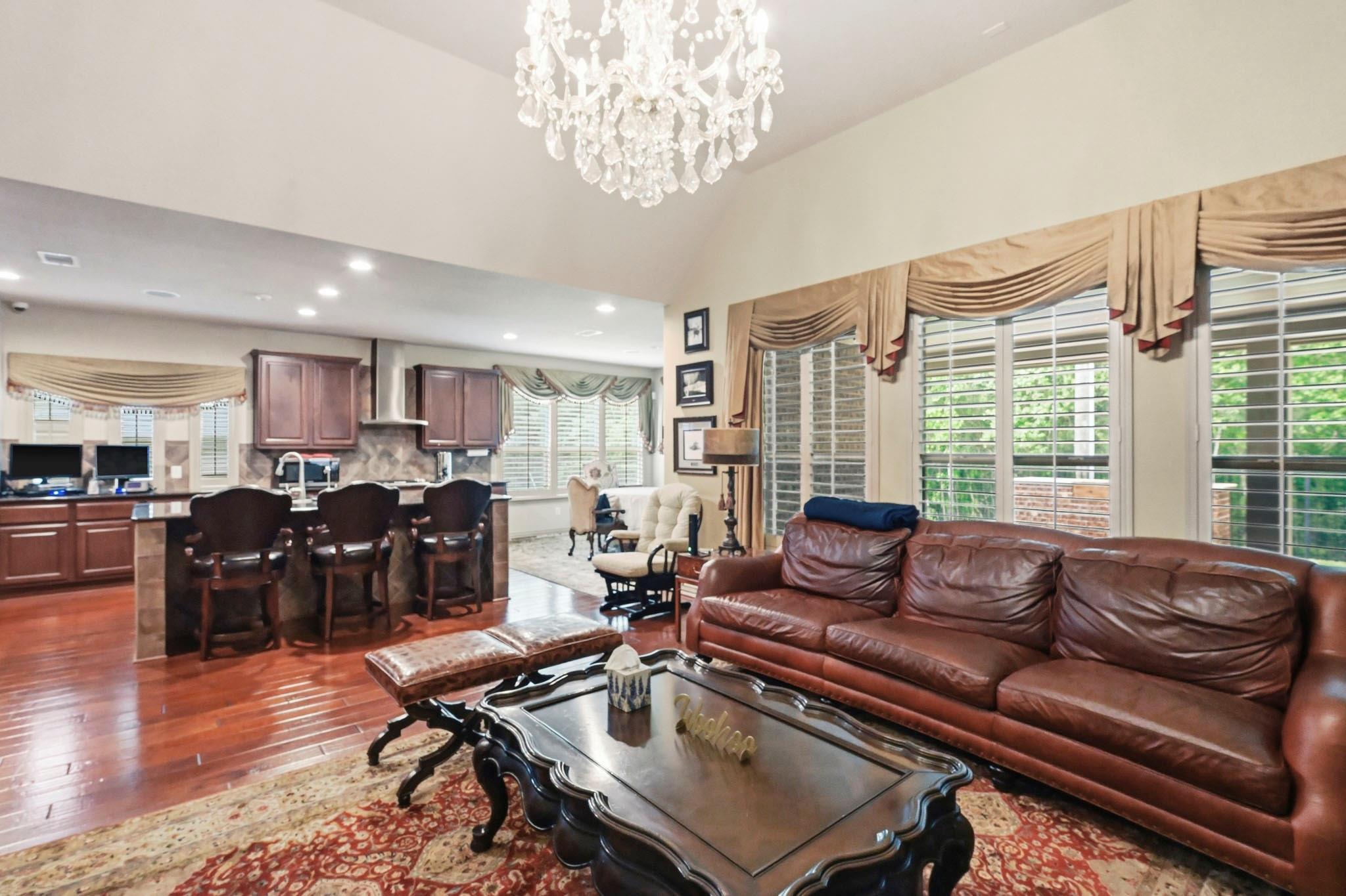 11 Golden Floral Court