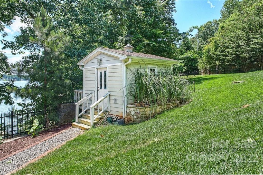 1277 Fern Hill Road