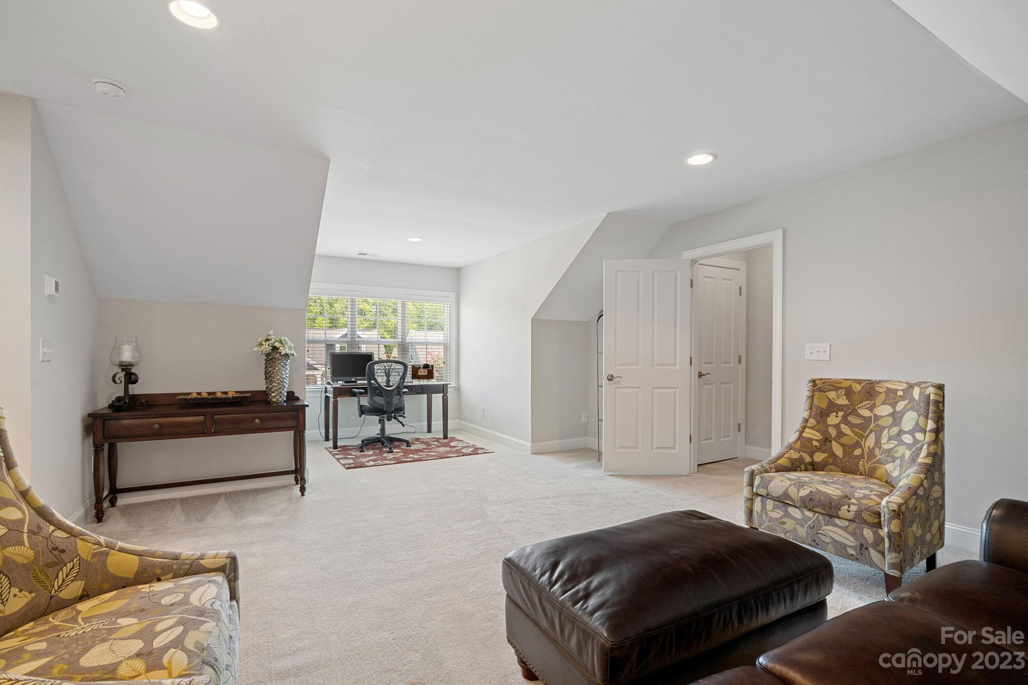 137 Valleymist Lane