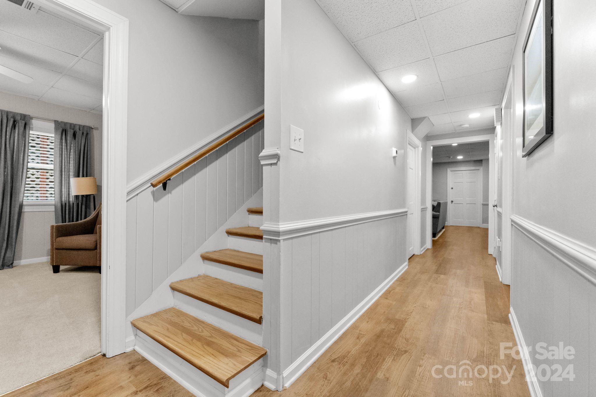 340 N Oakwood Drive