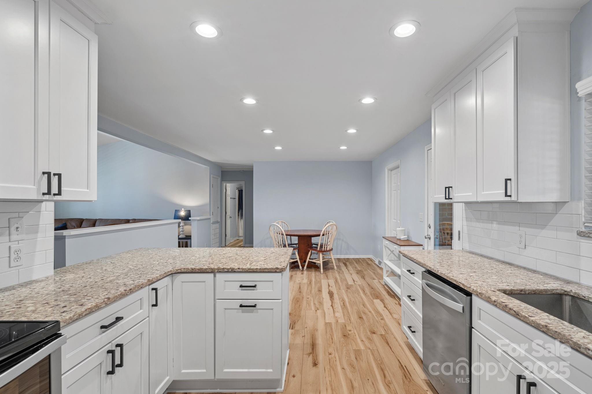 331 Shoreline Loop