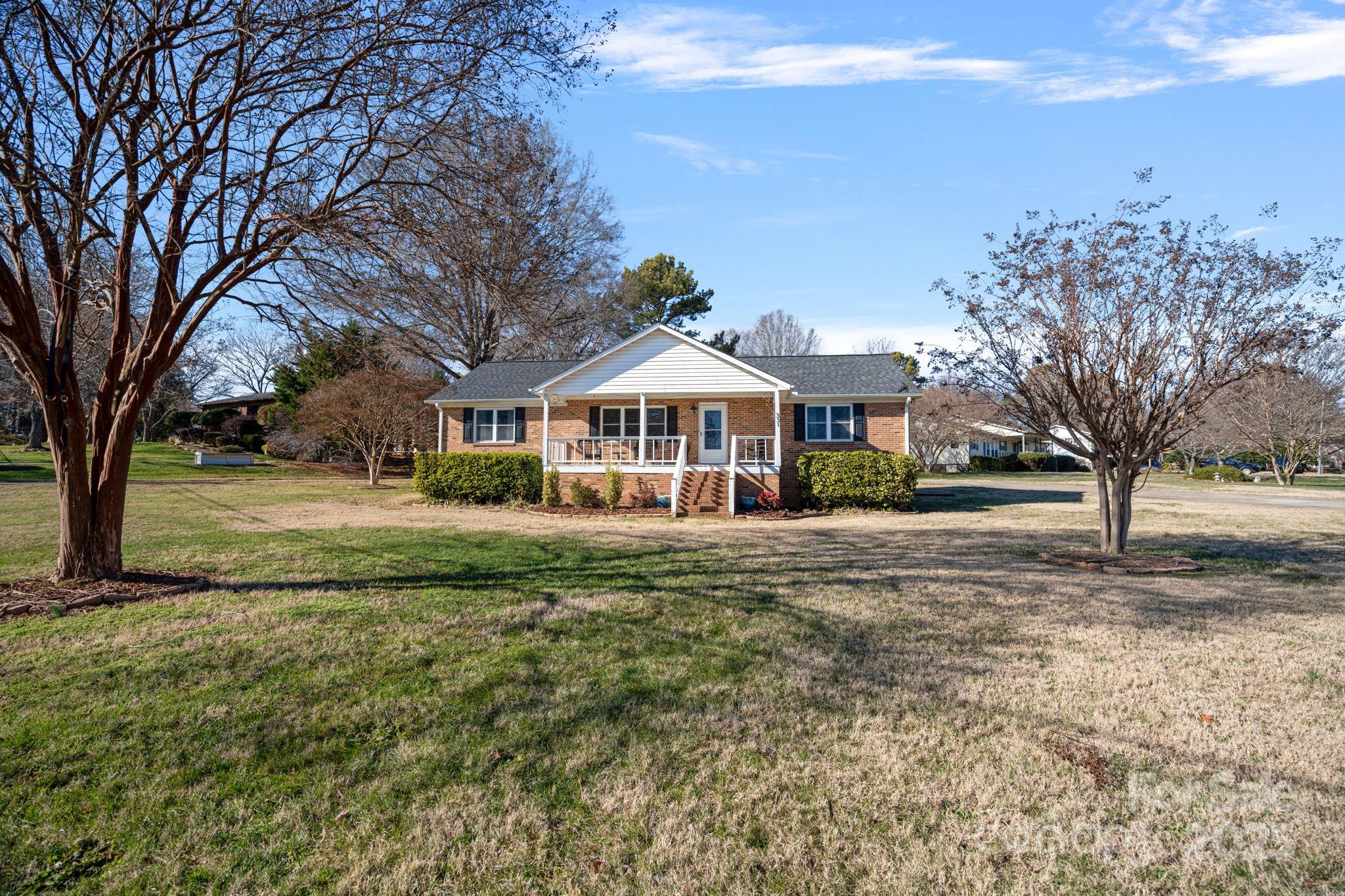 331 Shoreline Loop