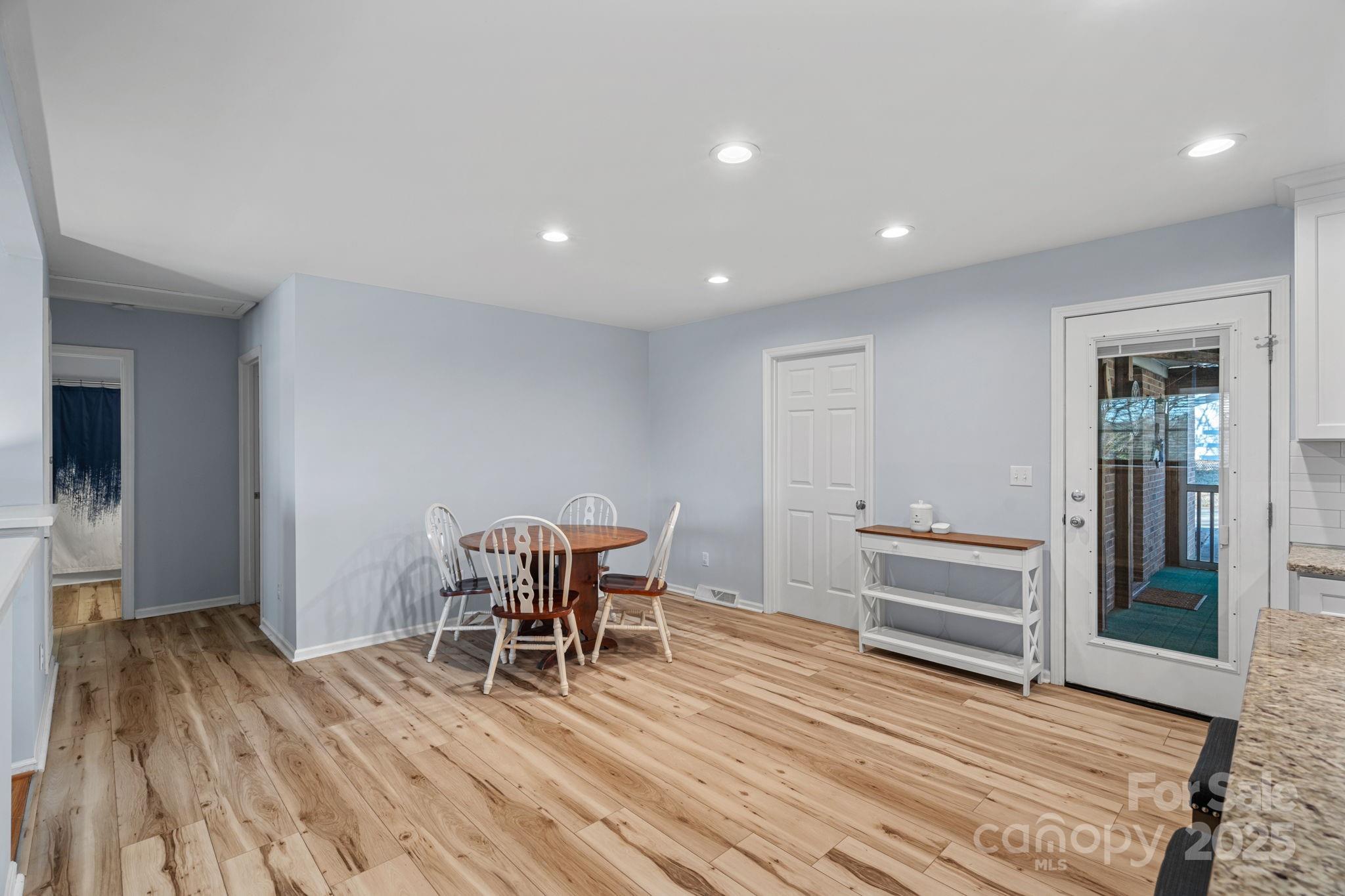 331 Shoreline Loop