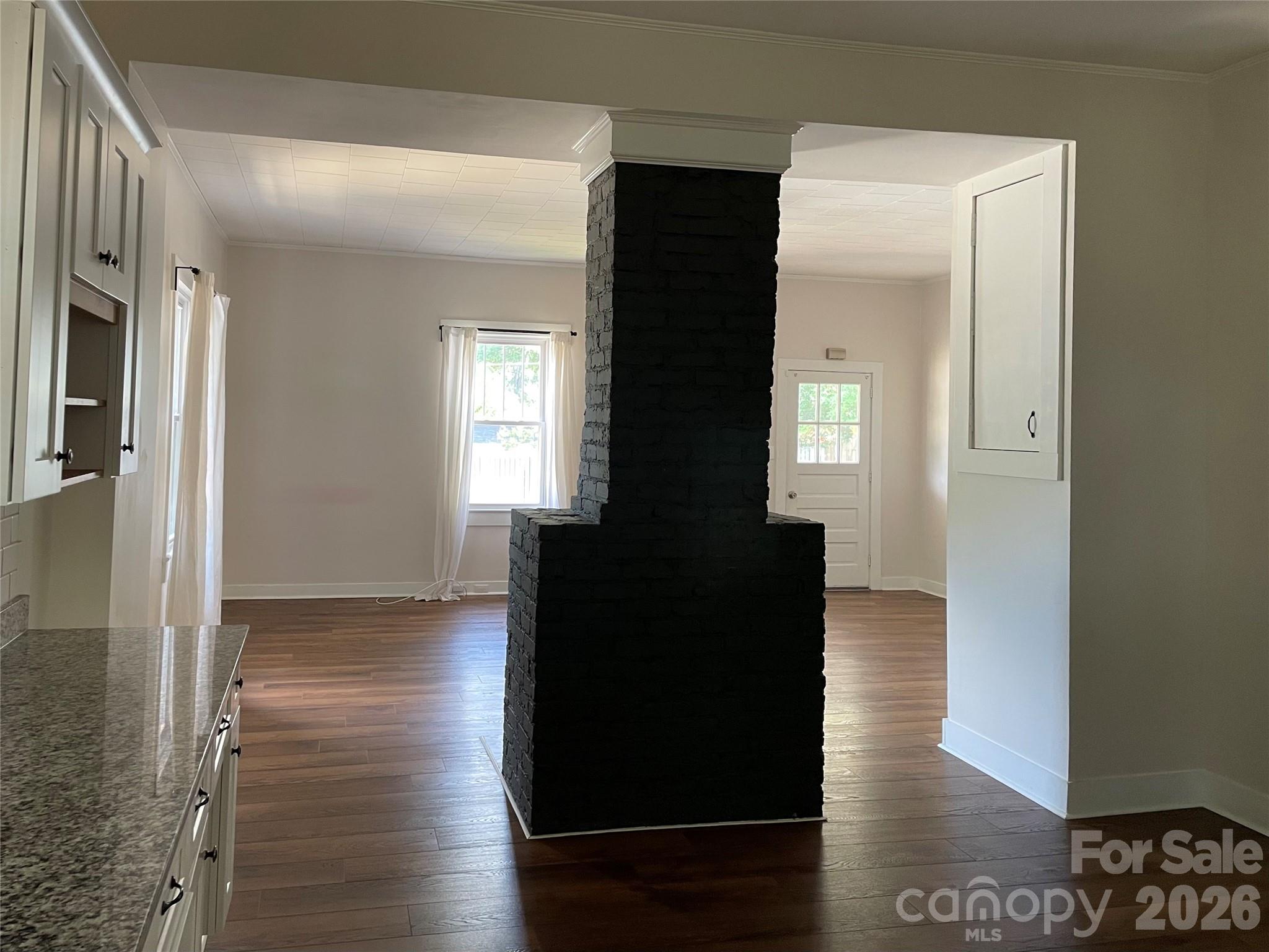 311 N Rose Avenue