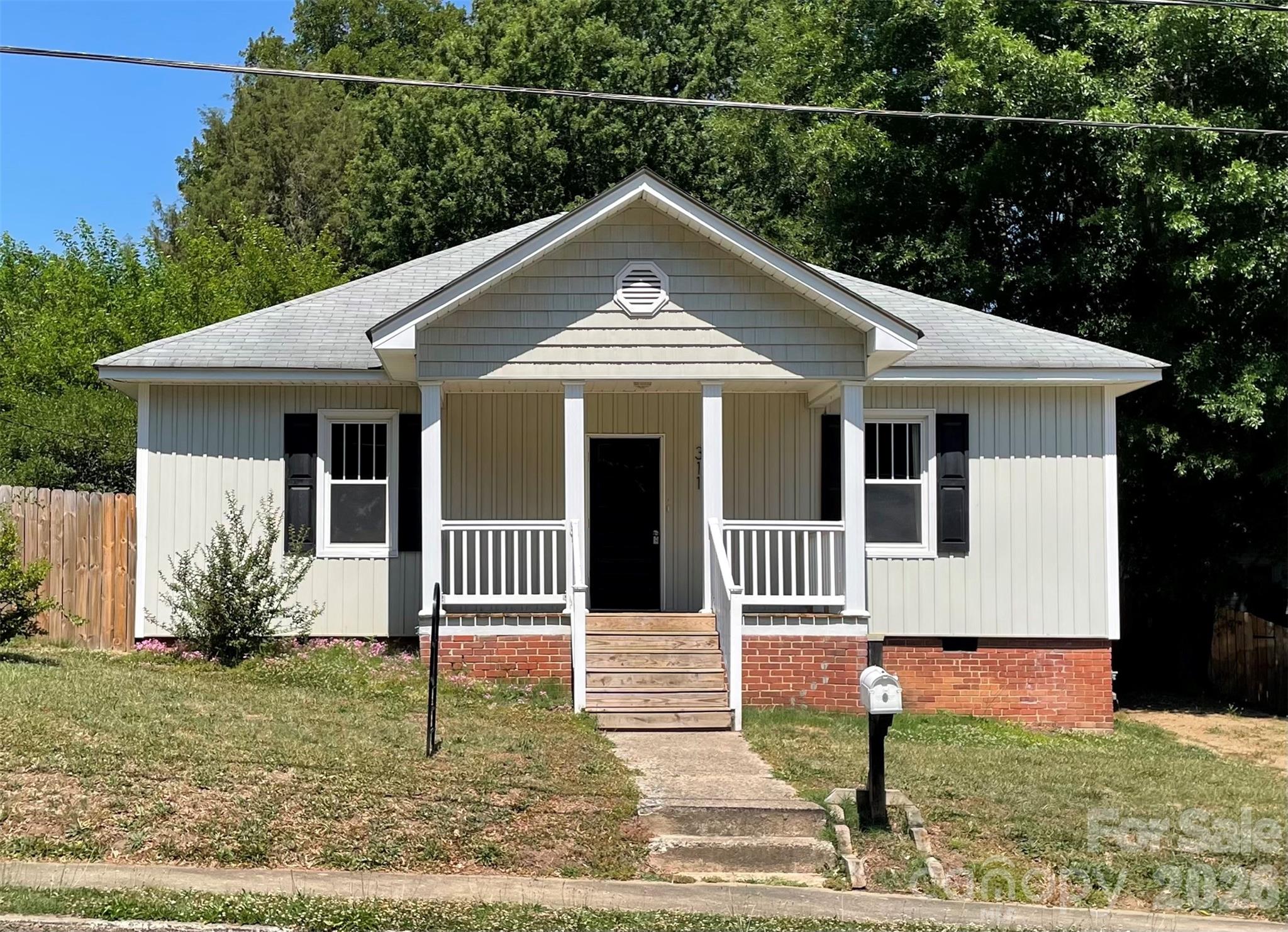 311 N Rose Avenue