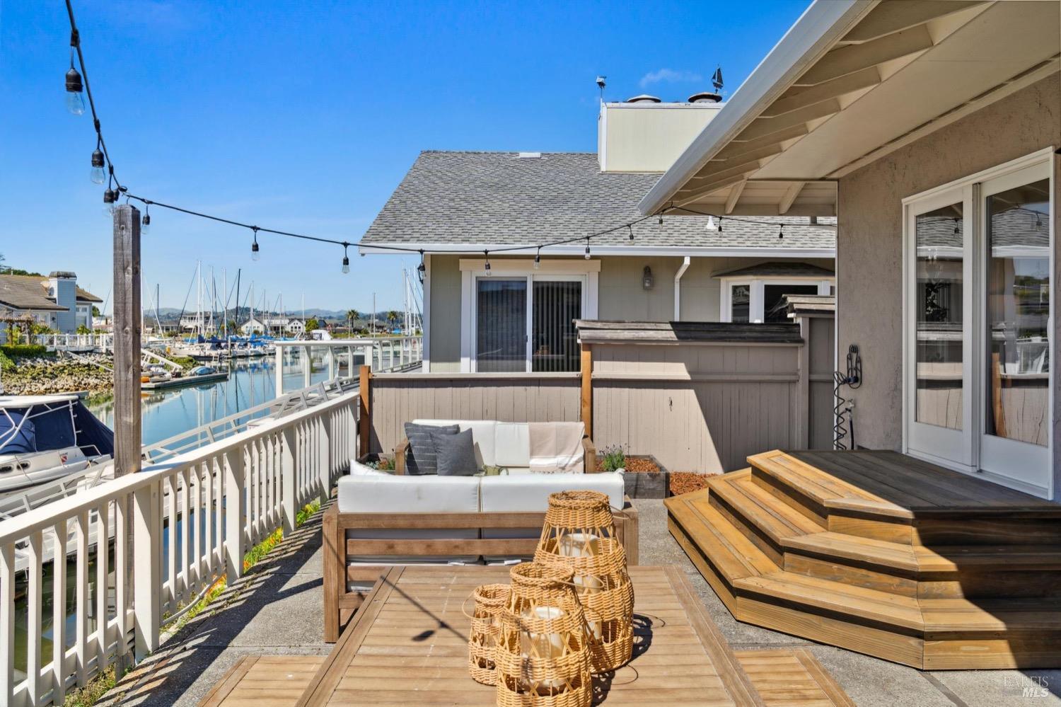 11 Saint Lucia Place