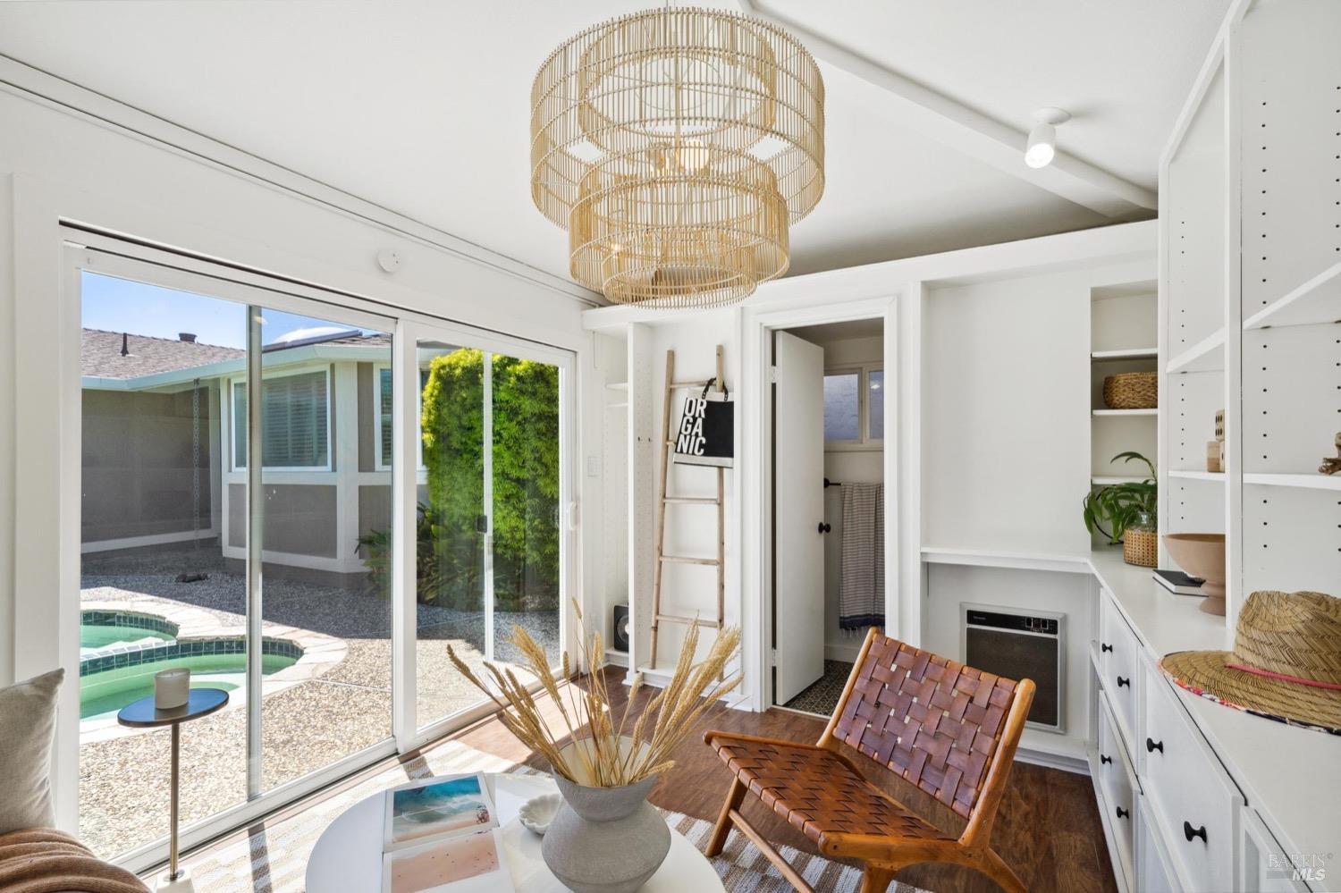 11 Saint Lucia Place