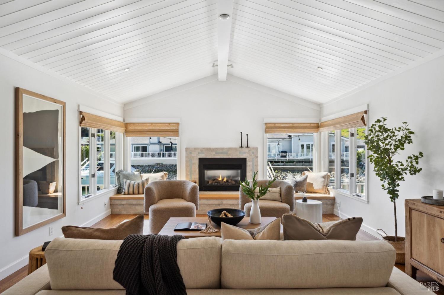 11 Saint Lucia Place