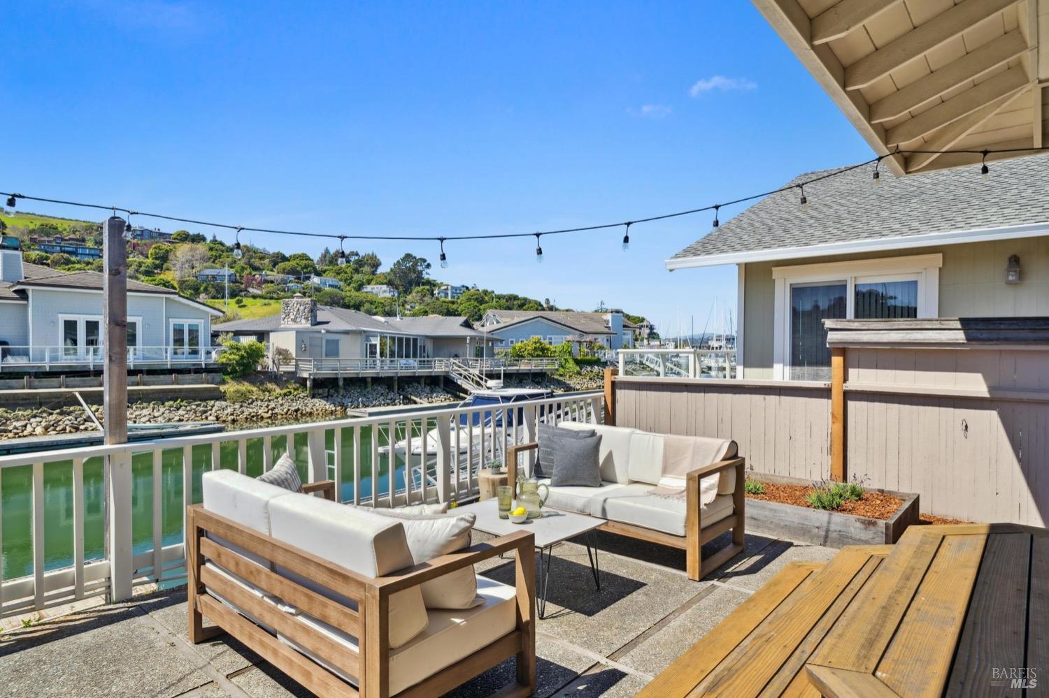 11 Saint Lucia Place