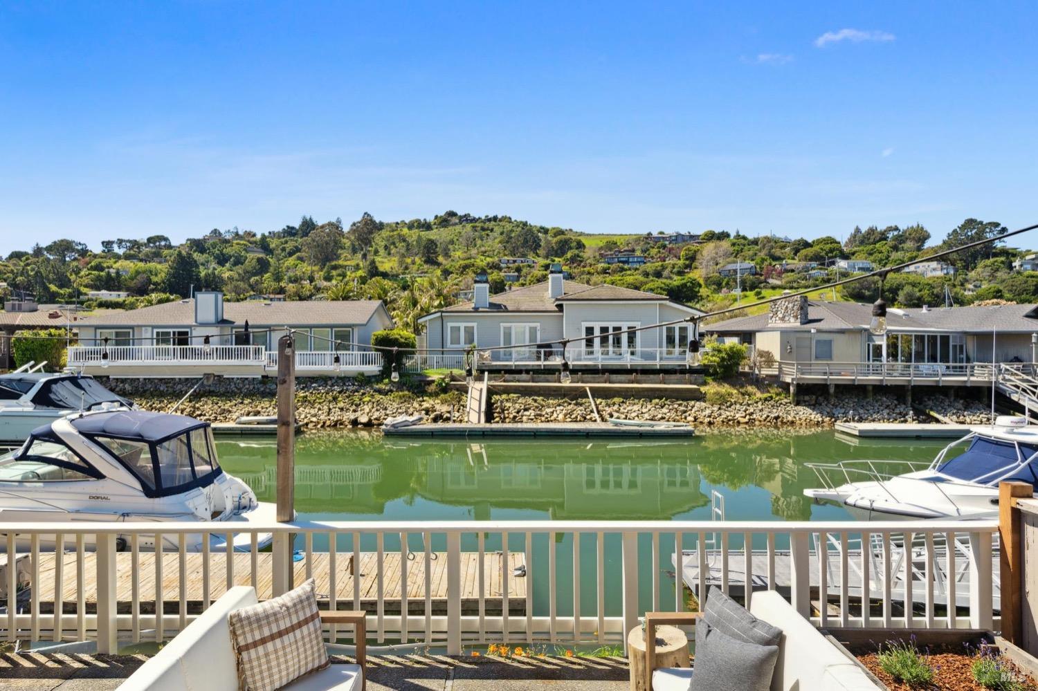 11 Saint Lucia Place