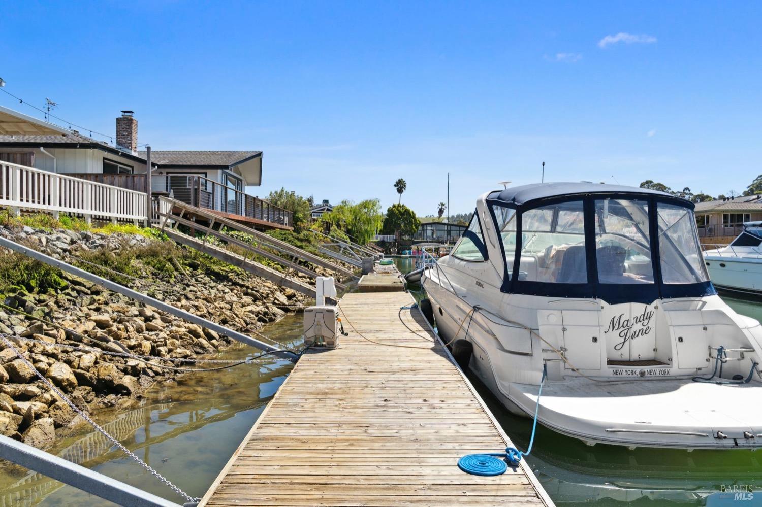 11 Saint Lucia Place