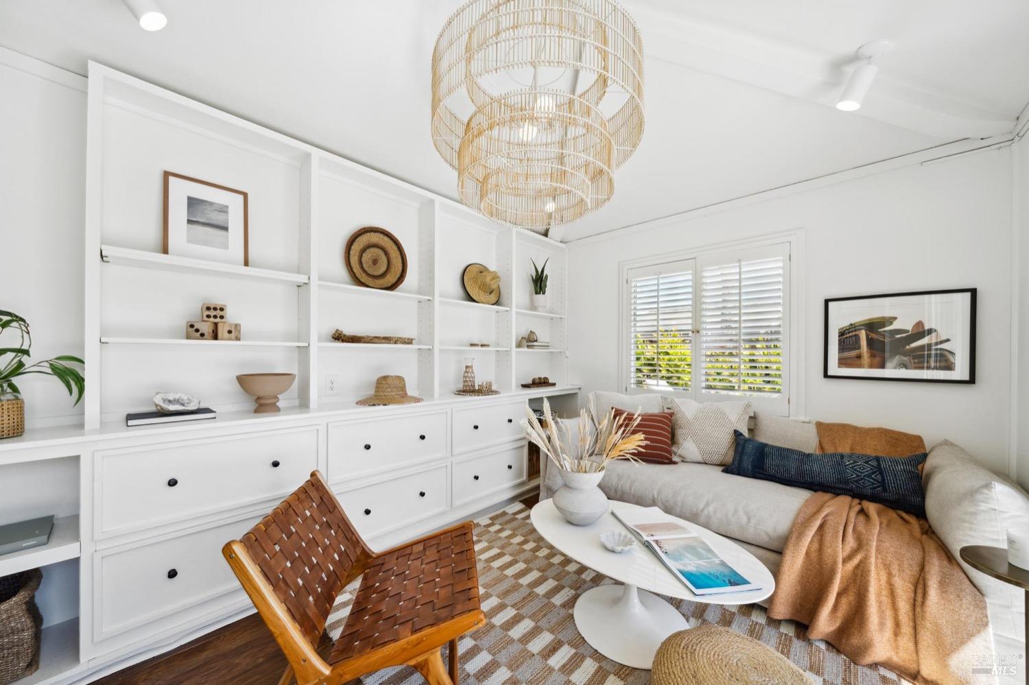 11 Saint Lucia Place