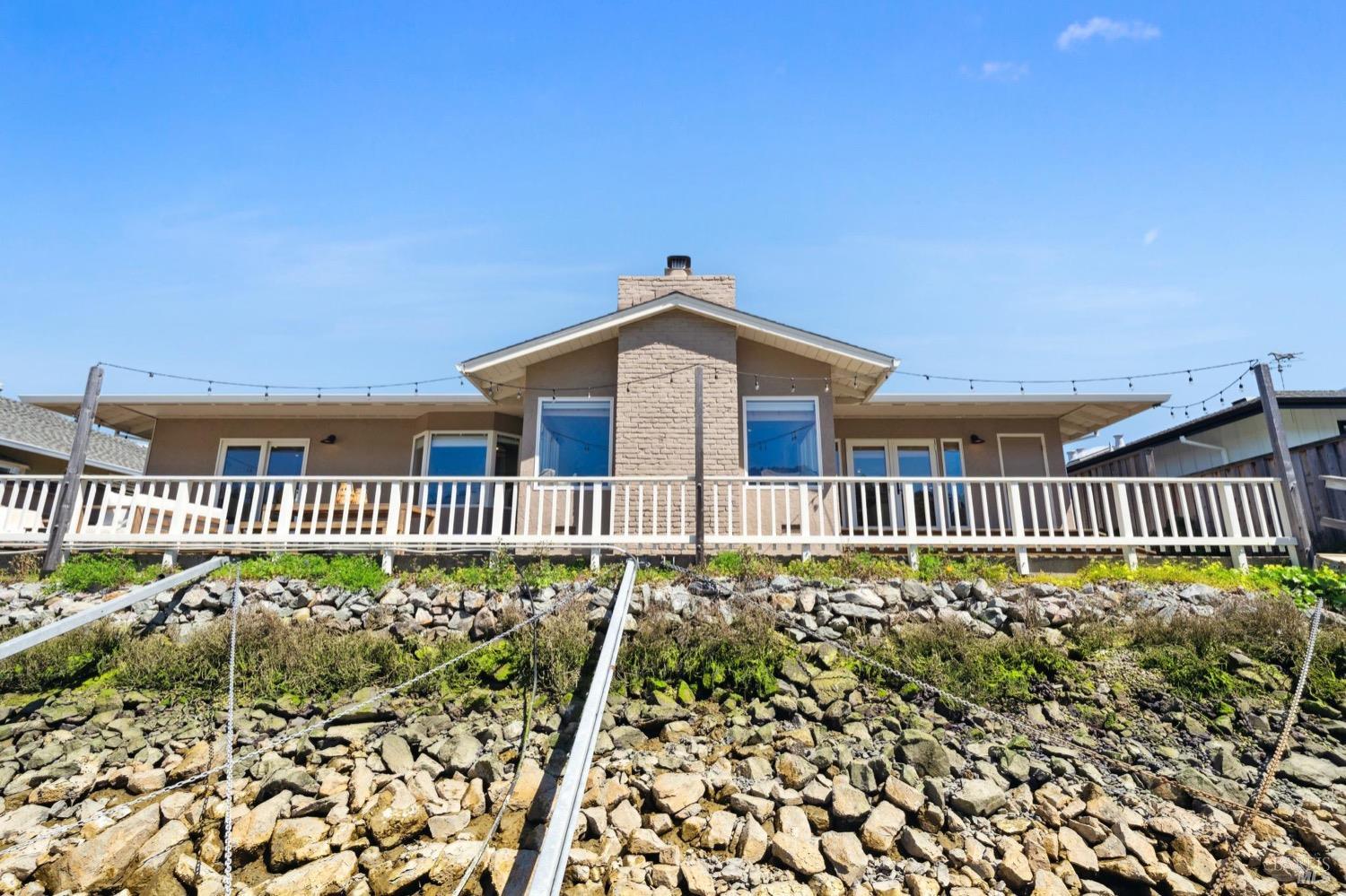 11 Saint Lucia Place