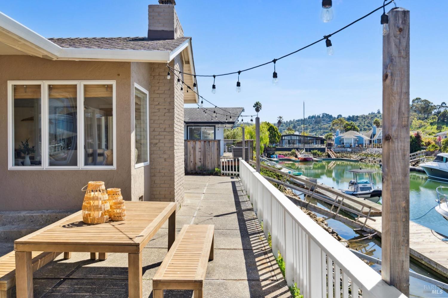 11 Saint Lucia Place