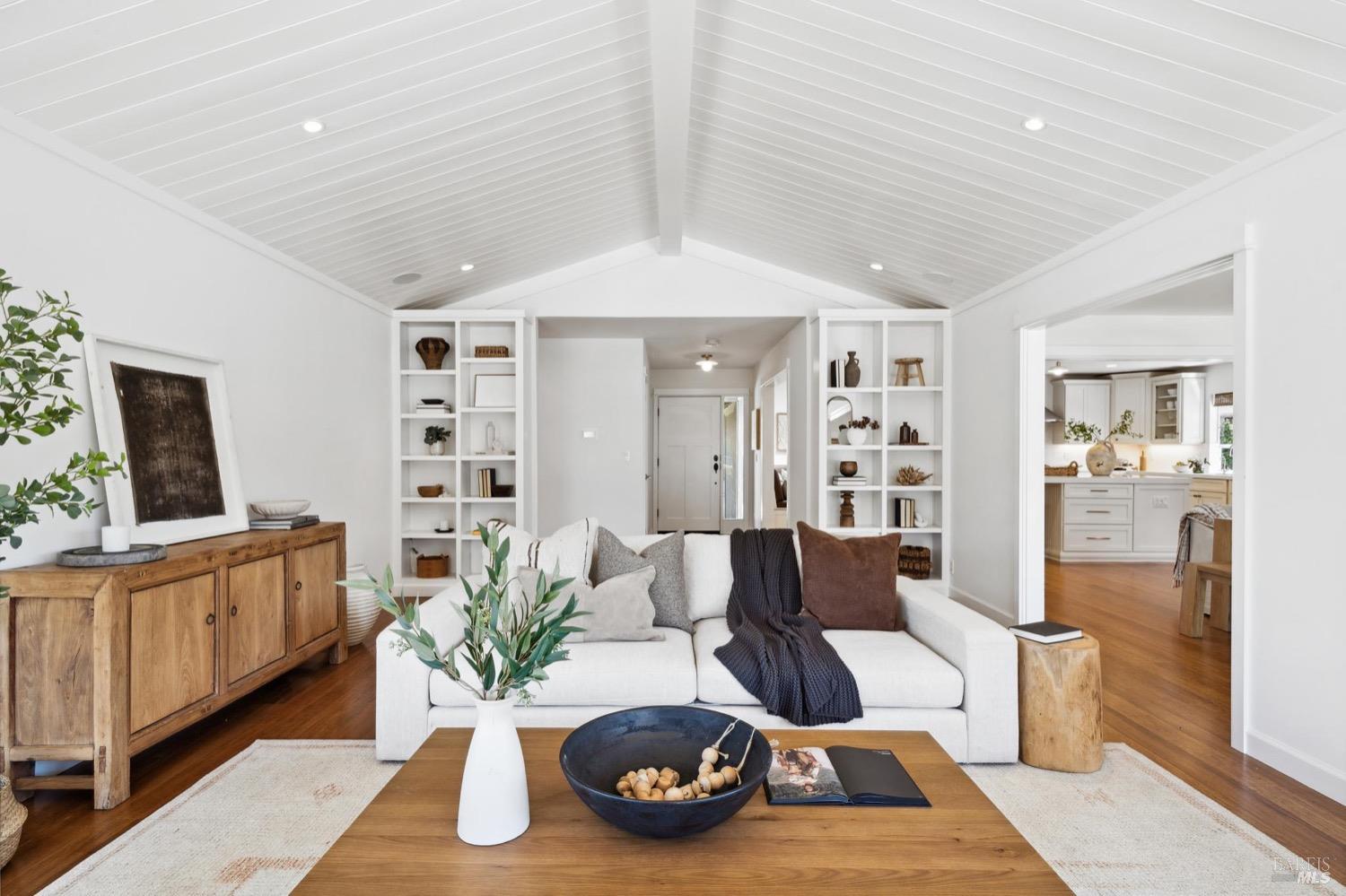 11 Saint Lucia Place