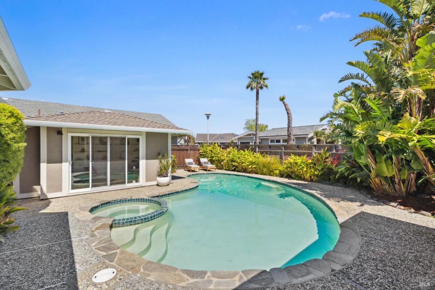 11 Saint Lucia Place