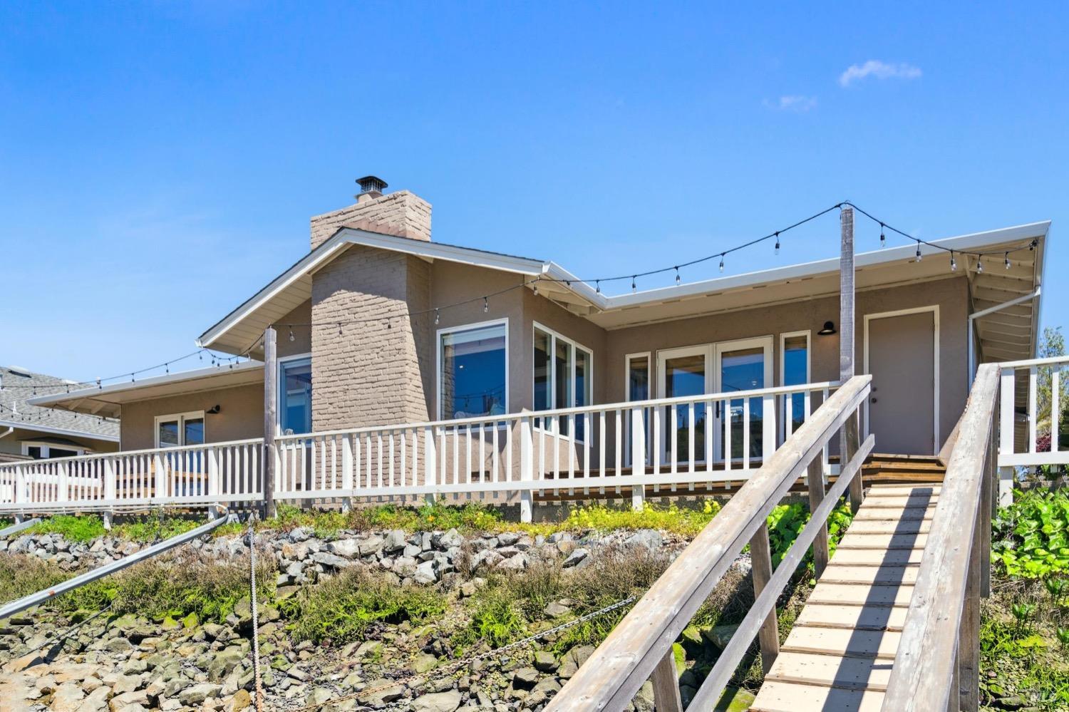 11 Saint Lucia Place