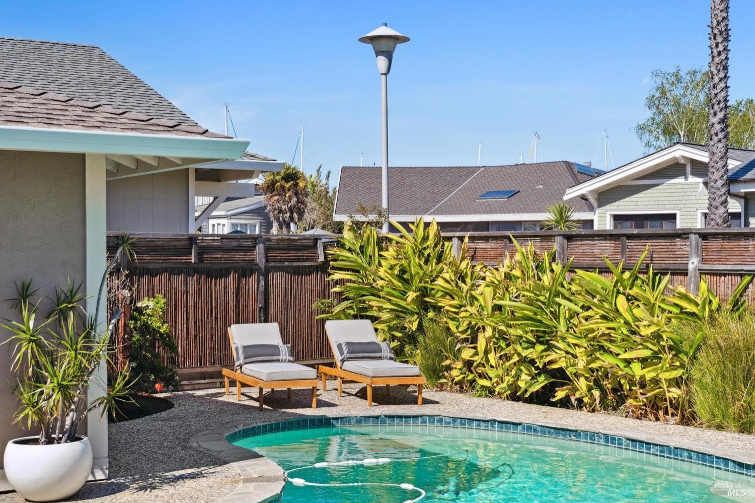 11 Saint Lucia Place