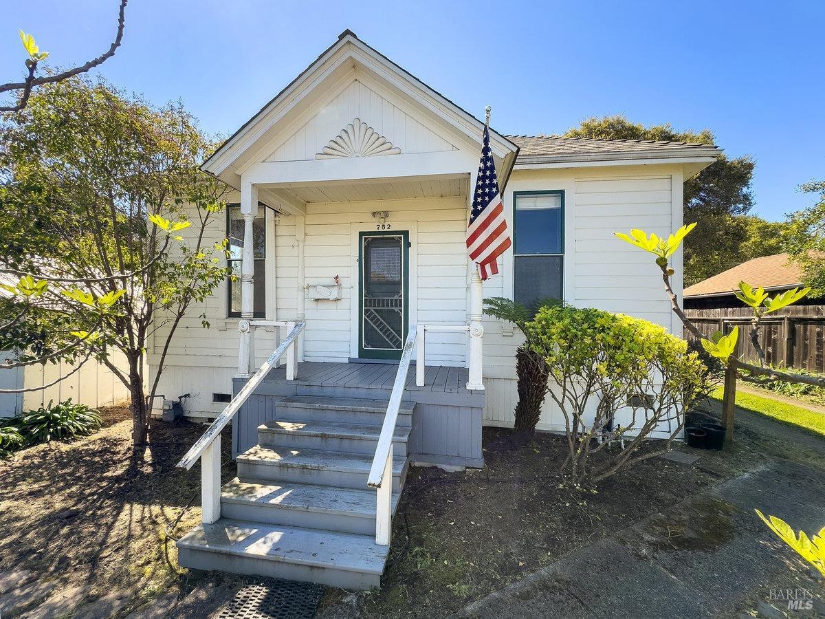 752 Petaluma Boulevard S