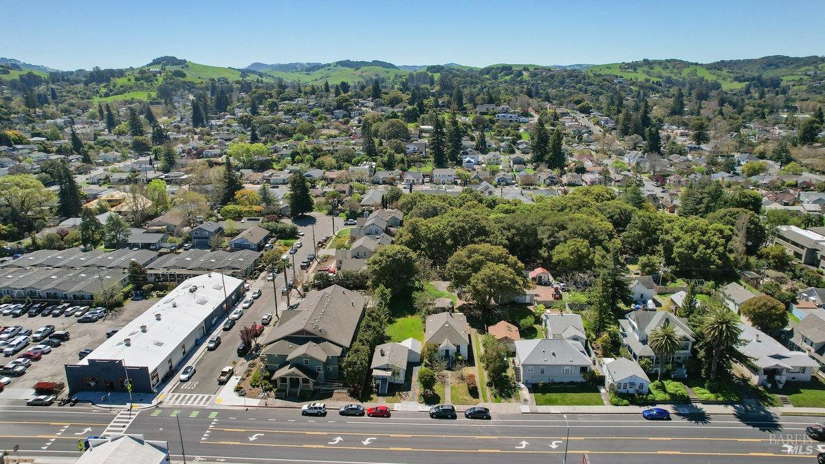 752 Petaluma Boulevard S