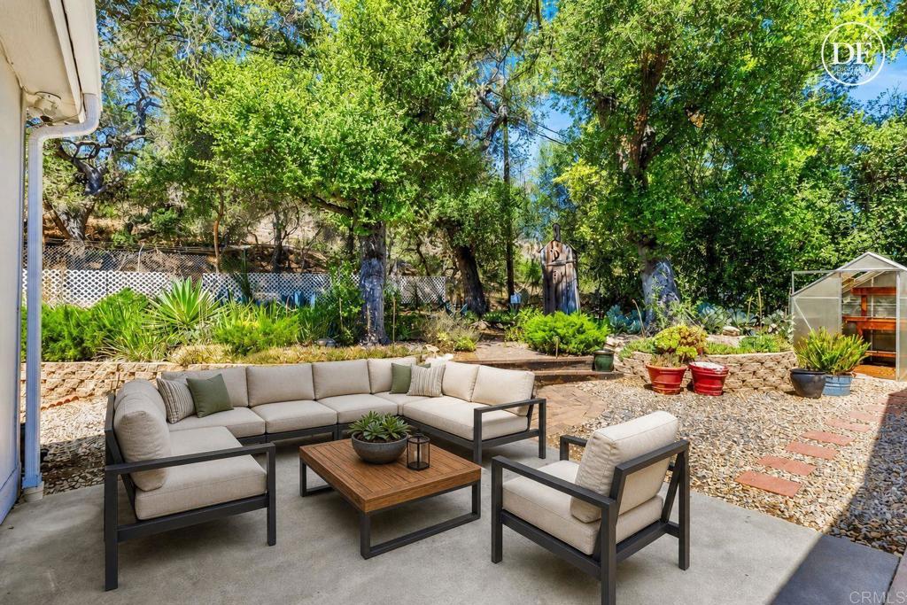 8975 Lawrence Welk Drive 7